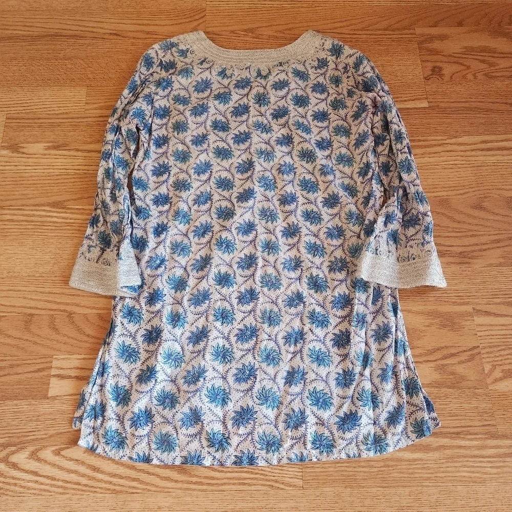GUC Roberta Roller Rabbit Floral Blue and White Women's Top, Size M